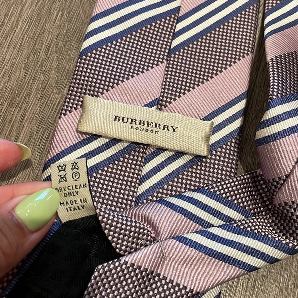 Burberry Tie AUTHENTIC - Picture 3 of 4